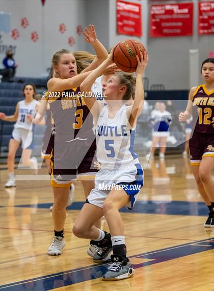 Thumbnail 3 in Toutle Lake vs South Bend (WIAA 2B District Playoff) photogallery.