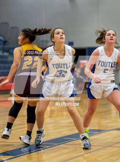Thumbnail 3 in Toutle Lake vs South Bend (WIAA 2B District Playoff) photogallery.