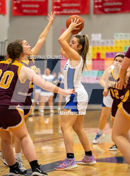 Thumbnail 1 in Toutle Lake vs South Bend (WIAA 2B District Playoff) photogallery.