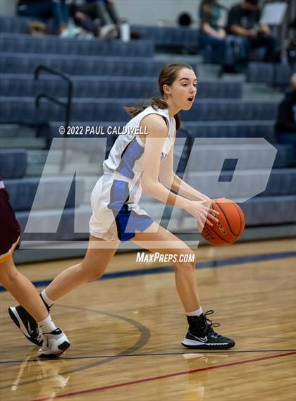 Thumbnail 2 in Toutle Lake vs South Bend (WIAA 2B District Playoff) photogallery.