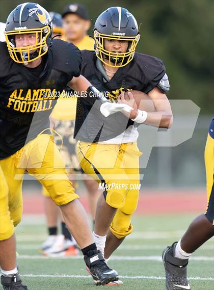 Thumbnail 2 in Alameda vs Berean Christian (Scrimmage) photogallery.