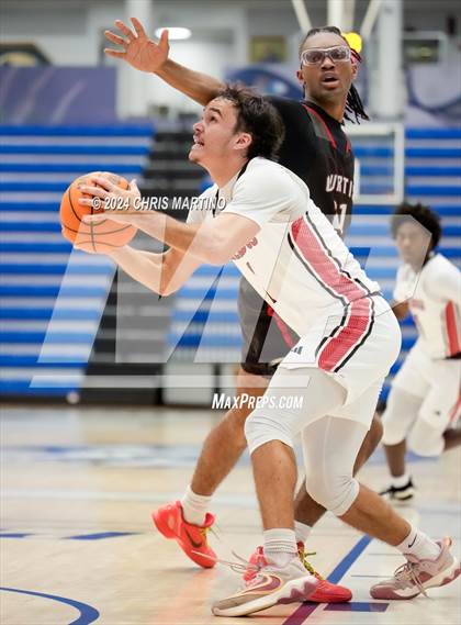 Thumbnail 2 in Harlem vs Curtis Baptist (100 Black Men of Augusta Thanksgiving Classic) photogallery.