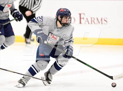Thumbnail 3 in Kent vs. Avon Old Farms (Avon Christmas Classic Final) photogallery.