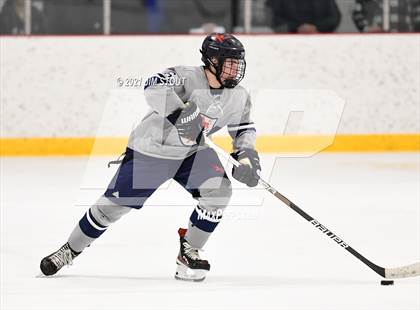 Thumbnail 3 in Kent vs. Avon Old Farms (Avon Christmas Classic Final) photogallery.