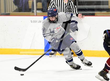 Thumbnail 3 in Kent vs. Avon Old Farms (Avon Christmas Classic Final) photogallery.
