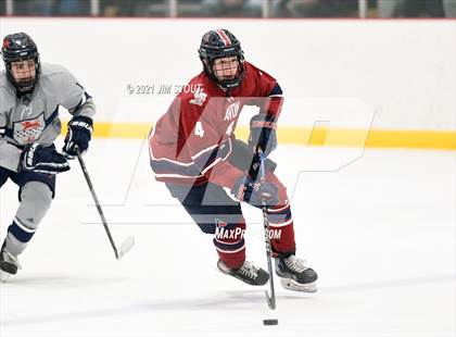 Thumbnail 2 in Kent vs. Avon Old Farms (Avon Christmas Classic Final) photogallery.