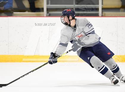 Thumbnail 3 in Kent vs. Avon Old Farms (Avon Christmas Classic Final) photogallery.