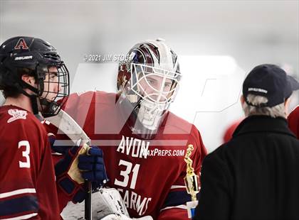 Thumbnail 3 in Kent vs. Avon Old Farms (Avon Christmas Classic Final) photogallery.