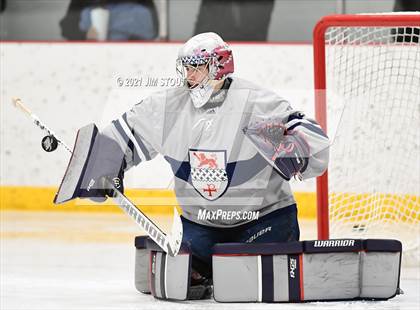 Thumbnail 3 in Kent vs. Avon Old Farms (Avon Christmas Classic Final) photogallery.