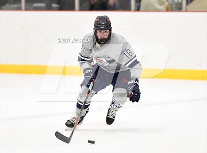 Thumbnail 2 in Kent vs. Avon Old Farms (Avon Christmas Classic Final) photogallery.