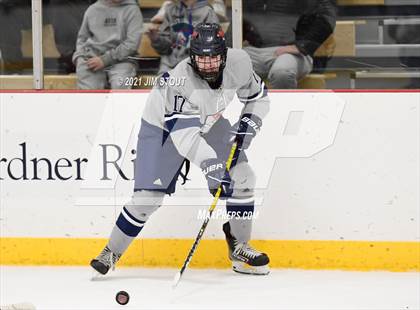 Thumbnail 1 in Kent vs. Avon Old Farms (Avon Christmas Classic Final) photogallery.