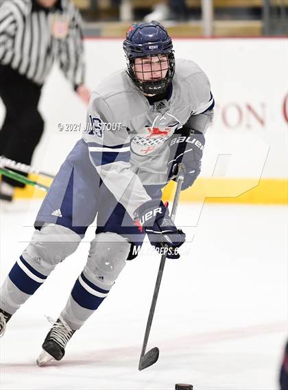 Thumbnail 1 in Kent vs. Avon Old Farms (Avon Christmas Classic Final) photogallery.