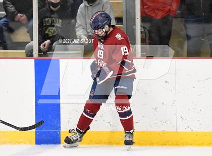 Thumbnail 1 in Kent vs. Avon Old Farms (Avon Christmas Classic Final) photogallery.