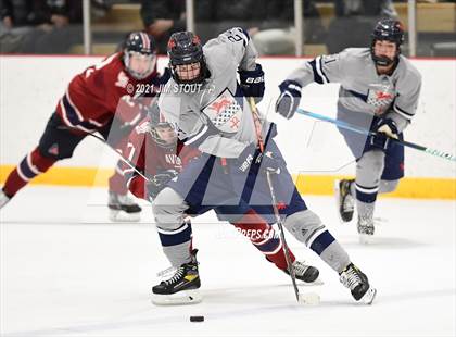 Thumbnail 3 in Kent vs. Avon Old Farms (Avon Christmas Classic Final) photogallery.
