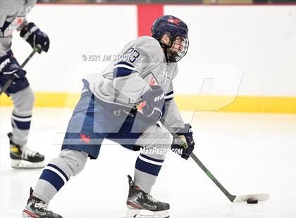Thumbnail 3 in Kent vs. Avon Old Farms (Avon Christmas Classic Final) photogallery.