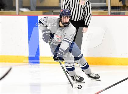 Thumbnail 1 in Kent vs. Avon Old Farms (Avon Christmas Classic Final) photogallery.