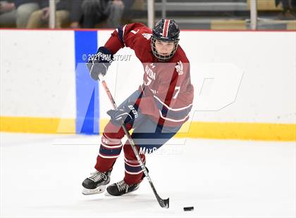 Thumbnail 3 in Kent vs. Avon Old Farms (Avon Christmas Classic Final) photogallery.