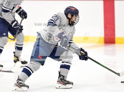 Thumbnail 2 in Kent vs. Avon Old Farms (Avon Christmas Classic Final) photogallery.