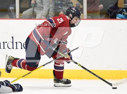 Thumbnail 3 in Kent vs. Avon Old Farms (Avon Christmas Classic Final) photogallery.