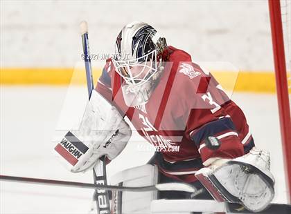 Thumbnail 2 in Kent vs. Avon Old Farms (Avon Christmas Classic Final) photogallery.