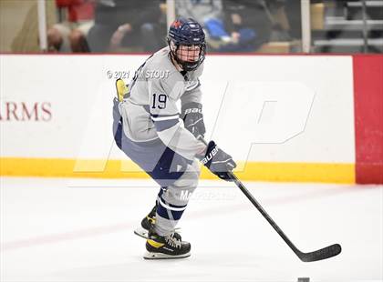 Thumbnail 3 in Kent vs. Avon Old Farms (Avon Christmas Classic Final) photogallery.