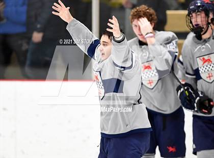 Thumbnail 3 in Kent vs. Avon Old Farms (Avon Christmas Classic Final) photogallery.
