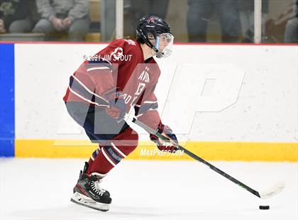 Thumbnail 1 in Kent vs. Avon Old Farms (Avon Christmas Classic Final) photogallery.