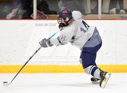 Thumbnail 2 in Kent vs. Avon Old Farms (Avon Christmas Classic Final) photogallery.