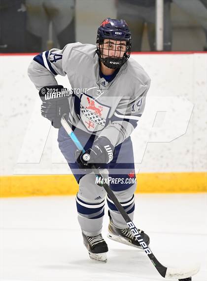 Thumbnail 1 in Kent vs. Avon Old Farms (Avon Christmas Classic Final) photogallery.