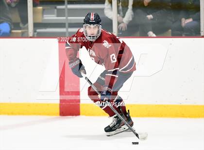 Thumbnail 3 in Kent vs. Avon Old Farms (Avon Christmas Classic Final) photogallery.