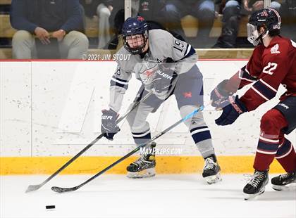 Thumbnail 3 in Kent vs. Avon Old Farms (Avon Christmas Classic Final) photogallery.