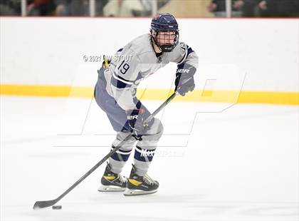 Thumbnail 2 in Kent vs. Avon Old Farms (Avon Christmas Classic Final) photogallery.
