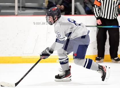 Thumbnail 3 in Kent vs. Avon Old Farms (Avon Christmas Classic Final) photogallery.