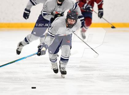 Thumbnail 2 in Kent vs. Avon Old Farms (Avon Christmas Classic Final) photogallery.