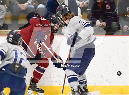Thumbnail 1 in Kent vs. Avon Old Farms (Avon Christmas Classic Final) photogallery.