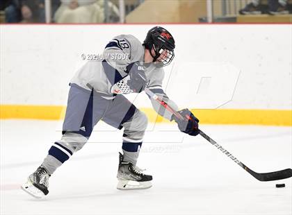 Thumbnail 3 in Kent vs. Avon Old Farms (Avon Christmas Classic Final) photogallery.