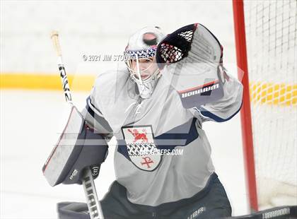 Thumbnail 3 in Kent vs. Avon Old Farms (Avon Christmas Classic Final) photogallery.