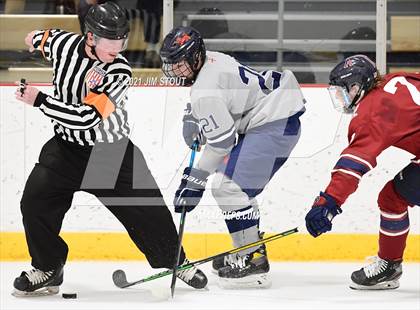 Thumbnail 3 in Kent vs. Avon Old Farms (Avon Christmas Classic Final) photogallery.