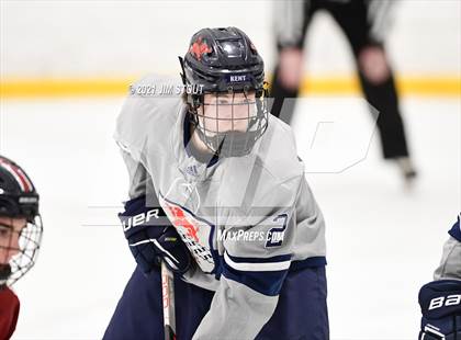 Thumbnail 2 in Kent vs. Avon Old Farms (Avon Christmas Classic Final) photogallery.