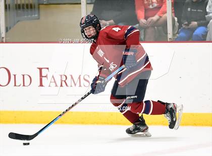 Thumbnail 3 in Kent vs. Avon Old Farms (Avon Christmas Classic Final) photogallery.