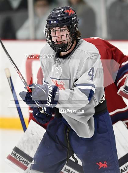 Thumbnail 2 in Kent vs. Avon Old Farms (Avon Christmas Classic Final) photogallery.