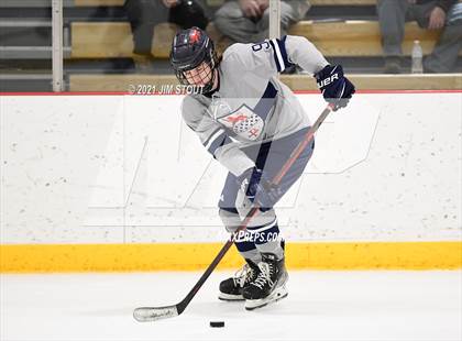 Thumbnail 1 in Kent vs. Avon Old Farms (Avon Christmas Classic Final) photogallery.