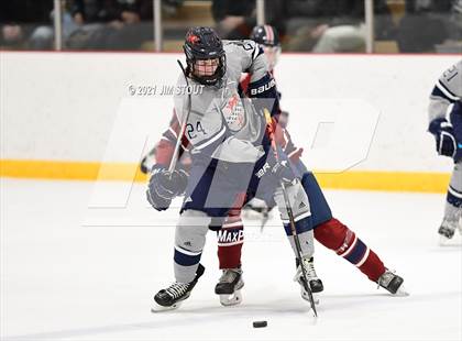 Thumbnail 1 in Kent vs. Avon Old Farms (Avon Christmas Classic Final) photogallery.