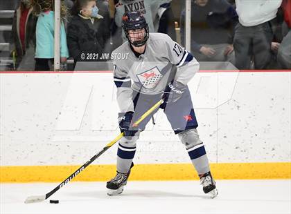 Thumbnail 2 in Kent vs. Avon Old Farms (Avon Christmas Classic Final) photogallery.