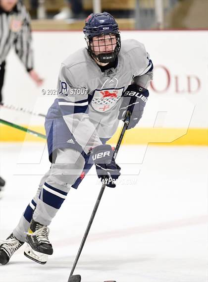 Thumbnail 2 in Kent vs. Avon Old Farms (Avon Christmas Classic Final) photogallery.