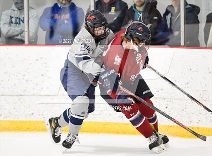 Thumbnail 1 in Kent vs. Avon Old Farms (Avon Christmas Classic Final) photogallery.