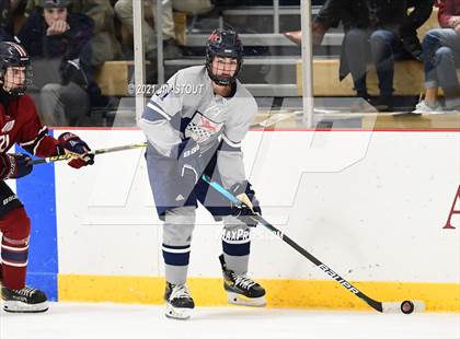 Thumbnail 3 in Kent vs. Avon Old Farms (Avon Christmas Classic Final) photogallery.
