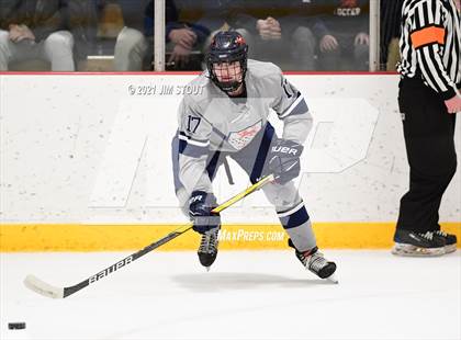 Thumbnail 2 in Kent vs. Avon Old Farms (Avon Christmas Classic Final) photogallery.