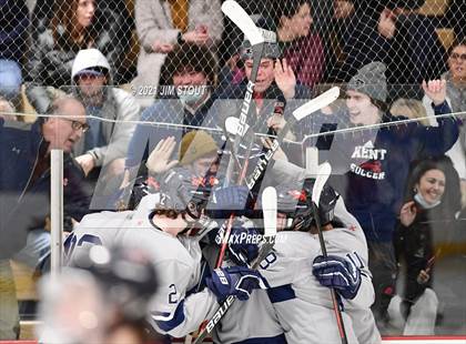 Thumbnail 3 in Kent vs. Avon Old Farms (Avon Christmas Classic Final) photogallery.