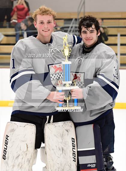 Thumbnail 3 in Kent vs. Avon Old Farms (Avon Christmas Classic Final) photogallery.